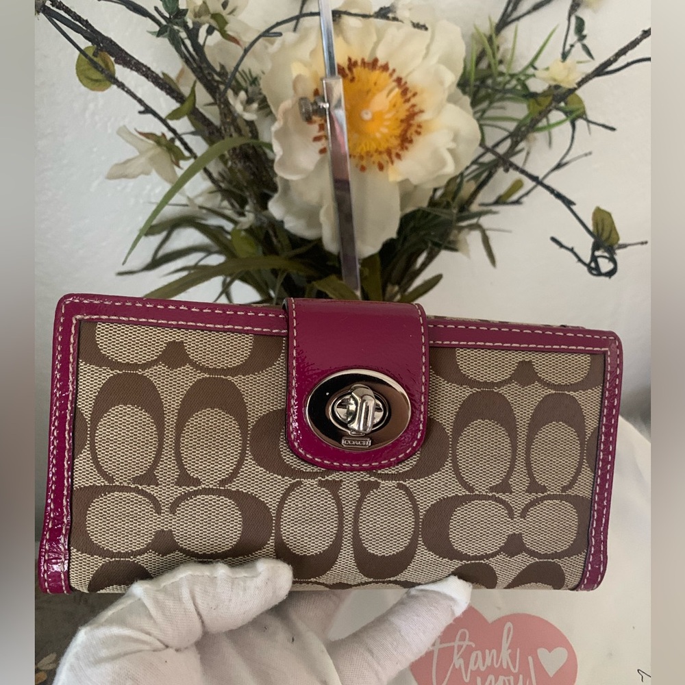 RARE Coach Hampton Signature Canvas with Magenta Trim Y2K Wallet